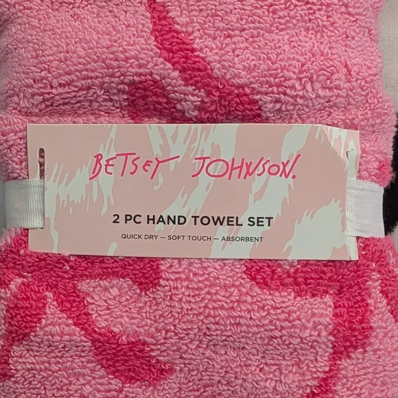 Betsey Johnson Pink Ribbon Bow Hand Towel Set - Picture 2 of 8